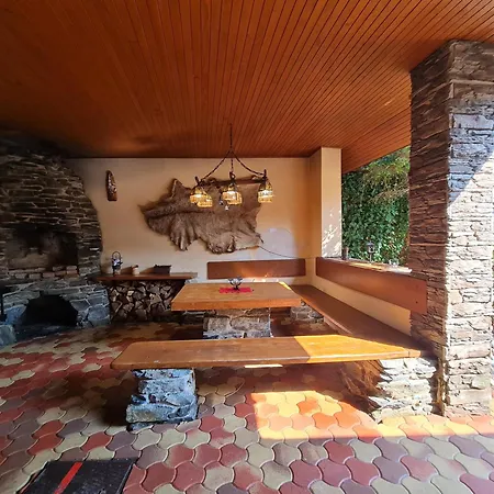 Rustikalny Vinohradnicky Dom S Kadou 別荘