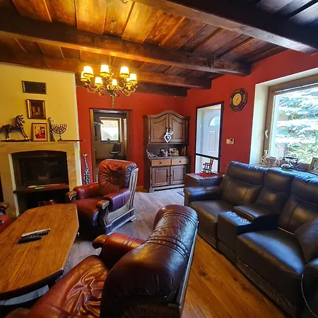 別荘 Rustikalny Vinohradnicky Dom S Kadou