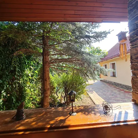 Rustikálny Vinohradnícky Dom S Kaďou *