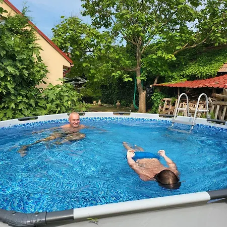 Rustikalny Vinohradnicky Dom S Kadou * Dubova (Pezinok)