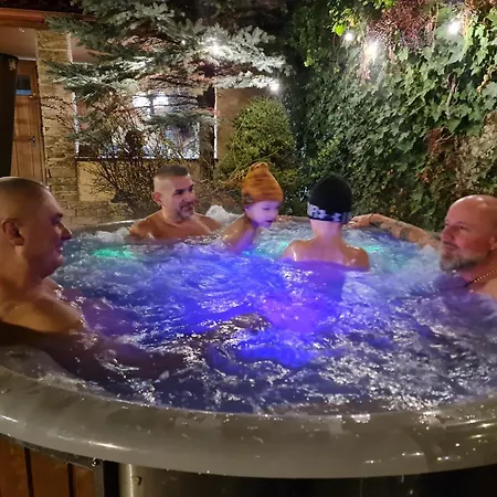 Rustikalny Vinohradnicky Dom S Kadou Dubova (Pezinok)