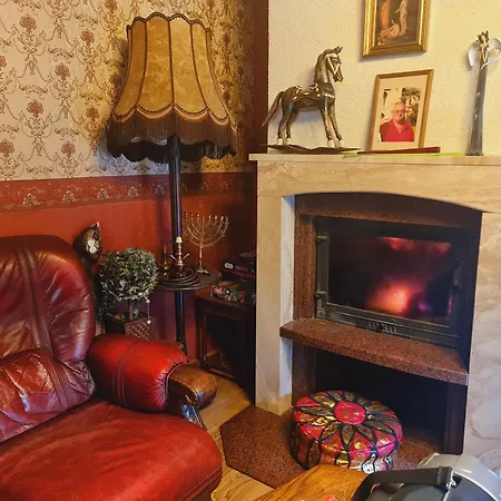 Rustikalny Vinohradnicky Dom S Kadou